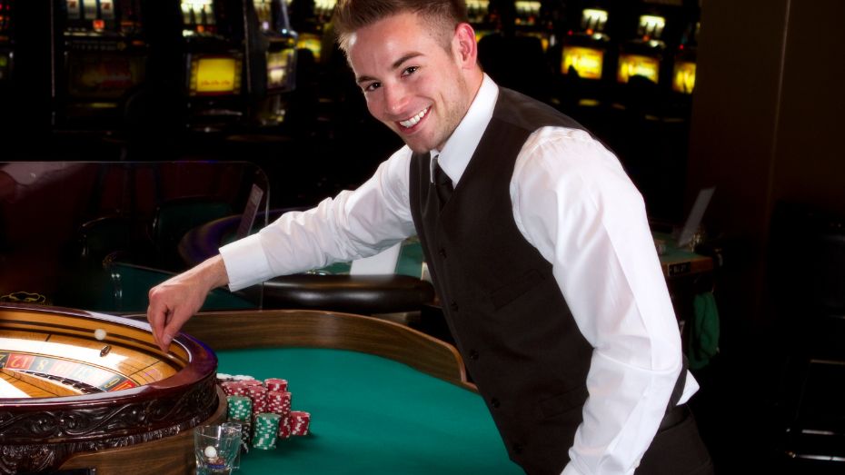 Casino Dealers_ Duties and Responsibilities
